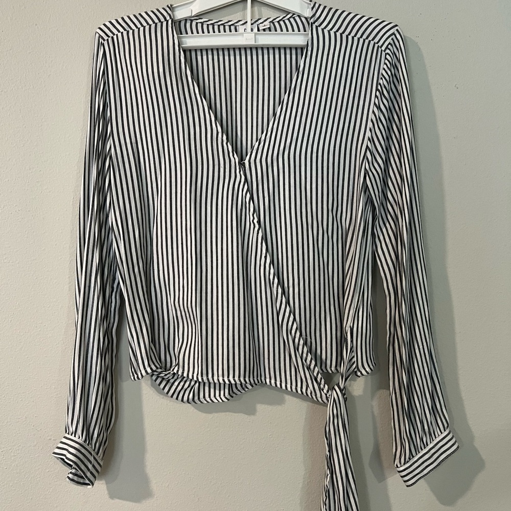 GAP Black and White Wrap Blouse with 3/4 Sleeves